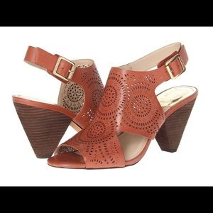 Vince Camuto Ellezi Leather Sandal in Brick size 7.5